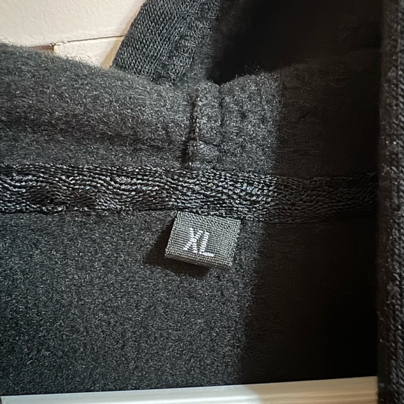 Womens Yellowstone Dutton Ranch Pullover Hoodie Size XL - Picture 4 of 6